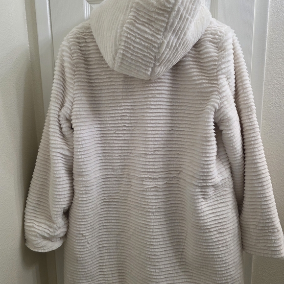 Dennis Basso Textured Cream Teddy Jacket - Picture 2 of 3